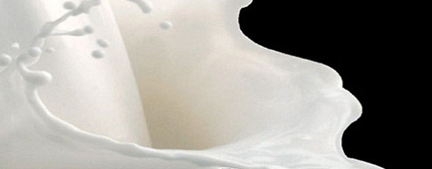 Los tamberos cordobeses regalan 2000 litros de leche  
