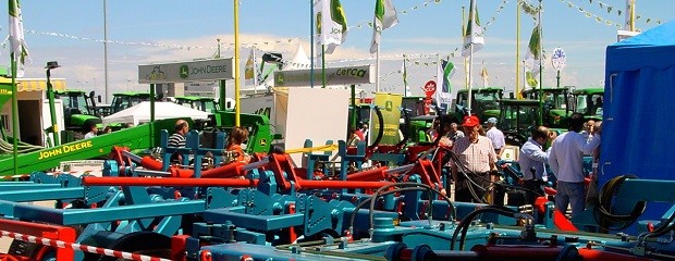 Preparan sello para distinguir maquinaria agrícola nacional 