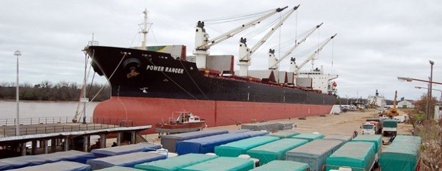 Ultramarino llega a Concepción del Uruguay para cargar arroz