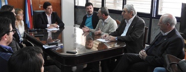 Firman convenio para trabajar en el uso de agro-químicos