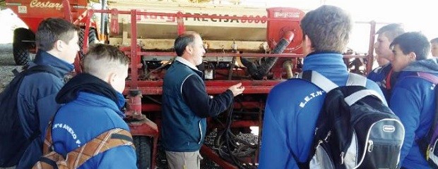 Alumnos de la EET de Valle María visitaron el INTA Paraná
