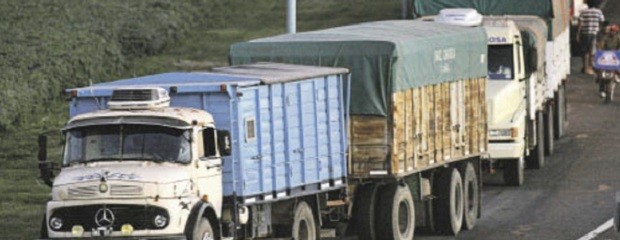 Bajó 16% el arribo de camiones con trigo al Gran Rosario