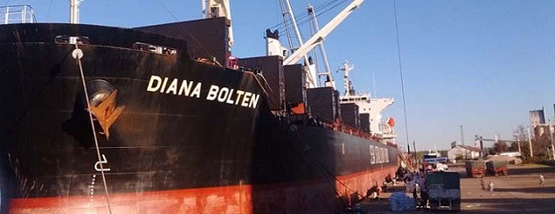 Llega un nuevo buque al puerto de Concepción del Uruguay