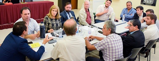 Gobierno provincial se reunió con productores y sindicatos