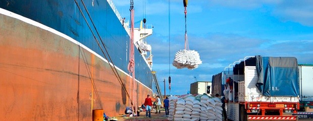 Tres buques más llegarán a Concepción del Uruguay en mayo
