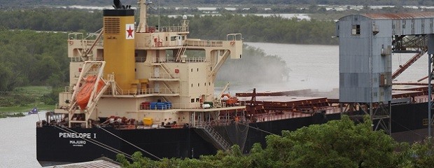 Entre Ríos lidera el transporte fluvial de granos del país
